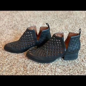 Jeffrey Campbell “taggart” black cutout bootie